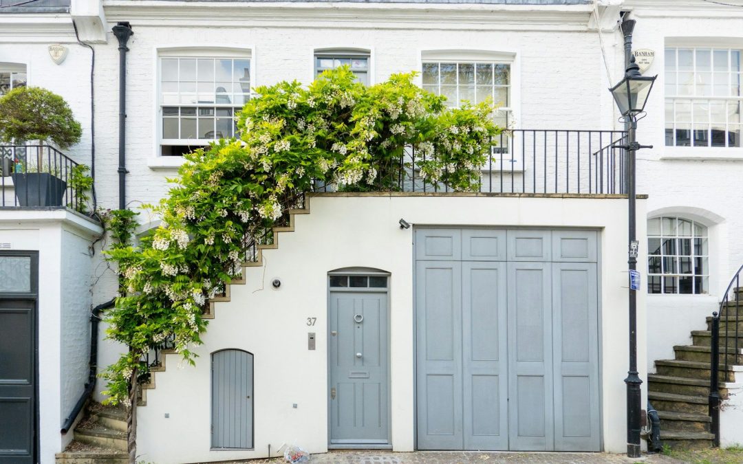 Choosing Between Aluminium And Timber For Your Front Door